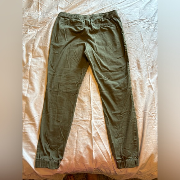 Green joggers in size large from Empyre, the Zoomies brand. - Picture 6 of 8